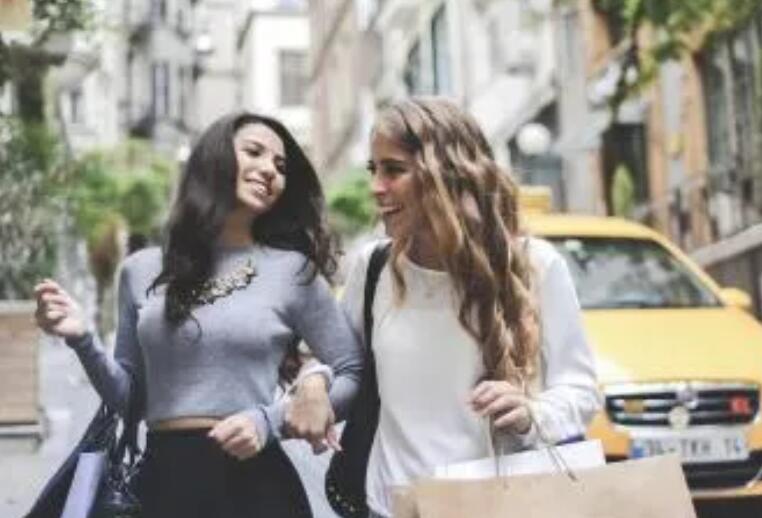 关于女装的文案和话题