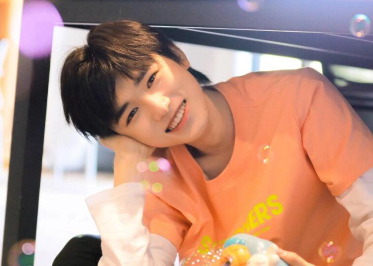 关于宋亚轩的可爱文案