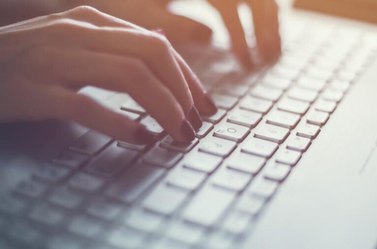 工作两年朋友圈文案