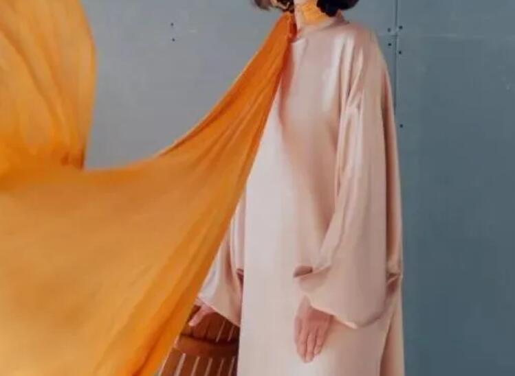 服装文案朋友圈文艺