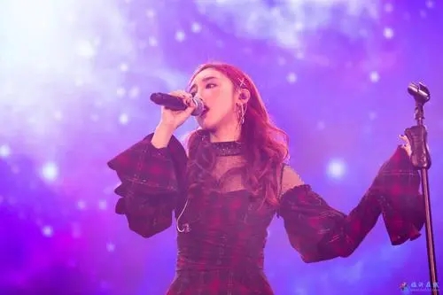 发朋友圈唱歌文案