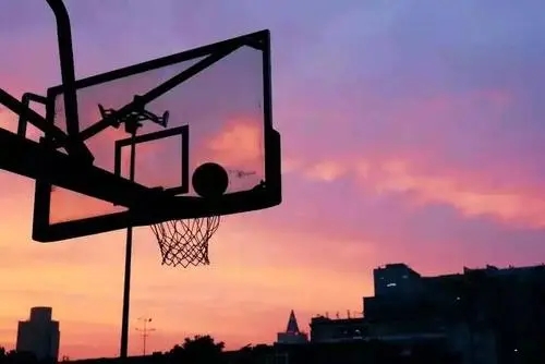 晚霞篮球场文案