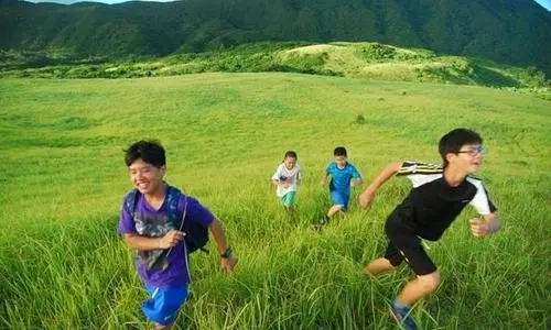 朋友圈出去玩文案简洁