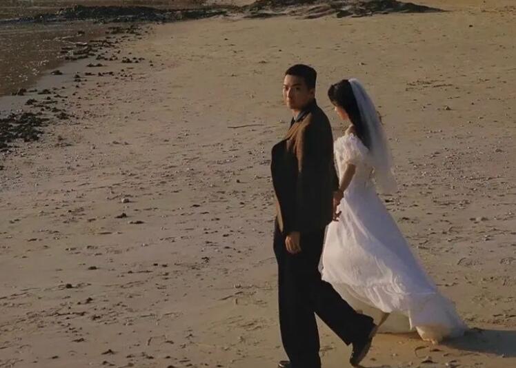 情侣牵手文案句子简短