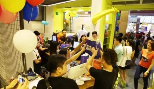 服装店老顾客带新顾客文案