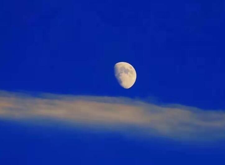 关于光的治愈文案