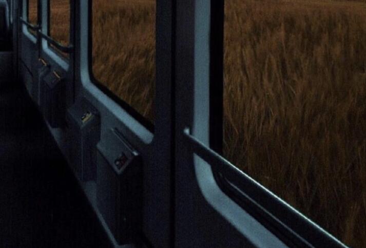 适合深夜发的文案头像背景图