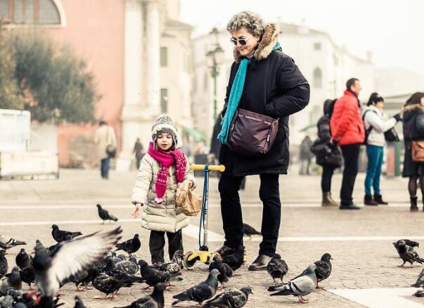 配飞机票的文案
