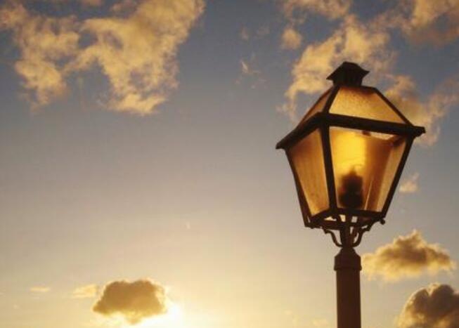 灯的朋友圈文案