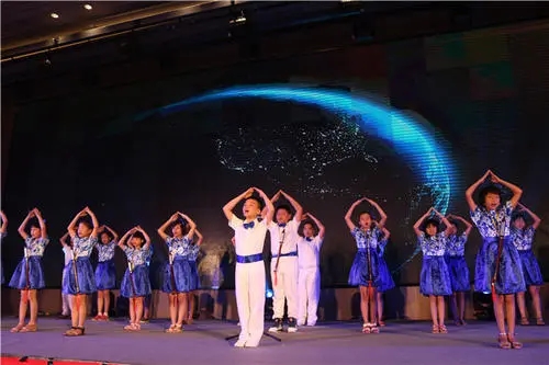 孩子表演发朋友圈文案