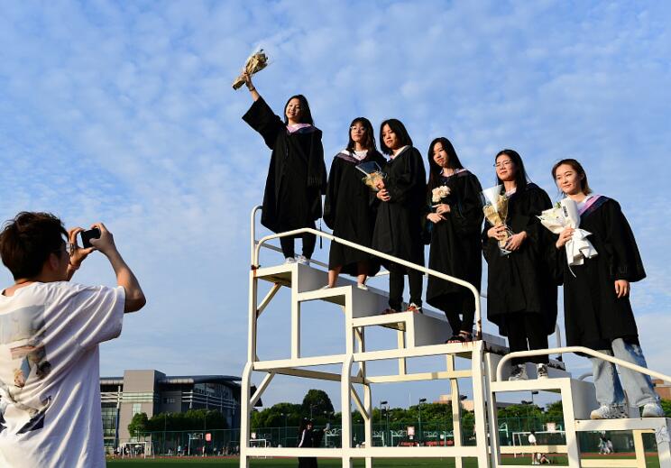 大四的在拍毕业照文案