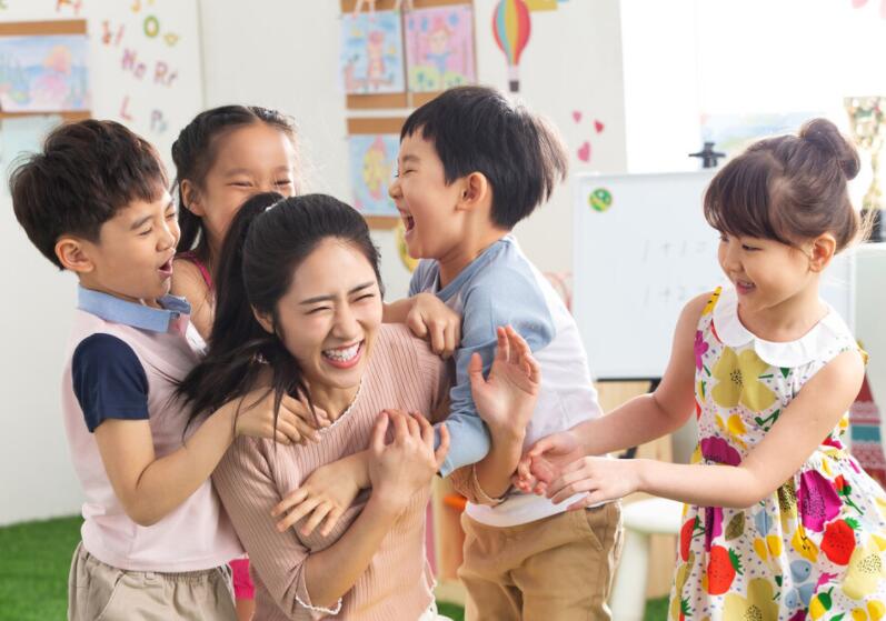 幼儿园收集暑假儿童趣事文案