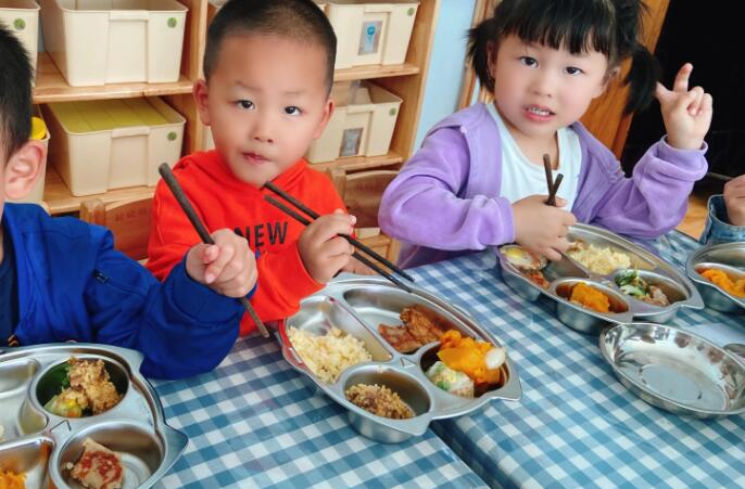 幼儿园美食朋友圈文案