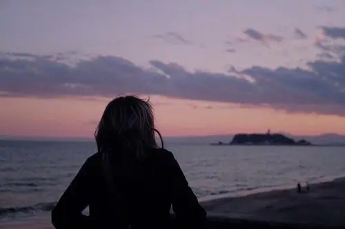 一个人不想说话的文案