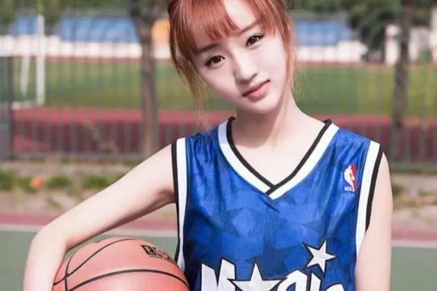 女朋友穿球衣文案