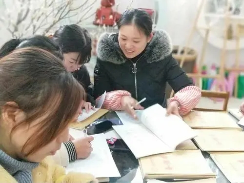 幼儿园老师五月工作文案