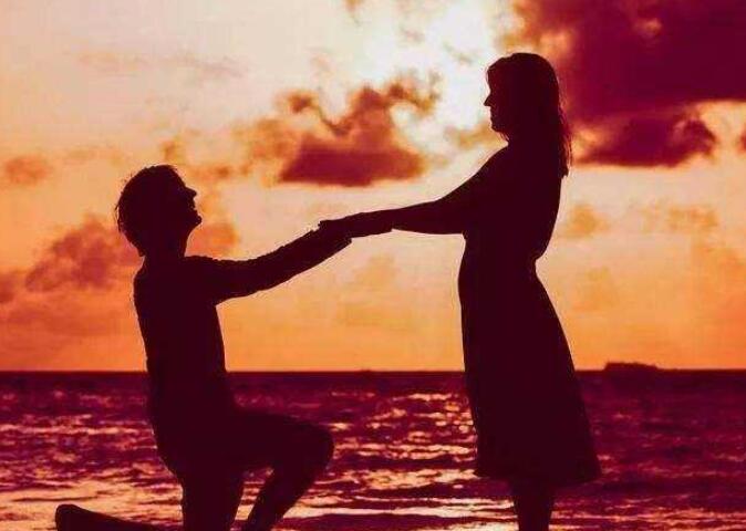 闺蜜被求婚朋友圈文案