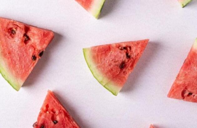 吃西瓜发朋友圈的文案