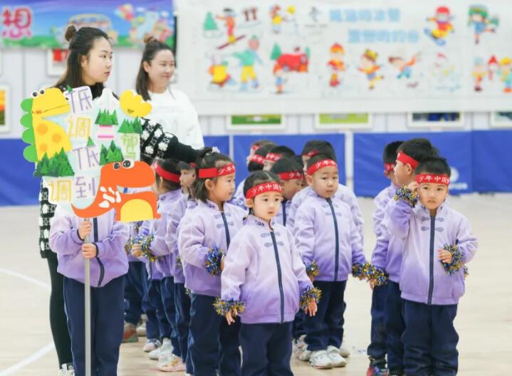 陪幼儿参加比赛的文案