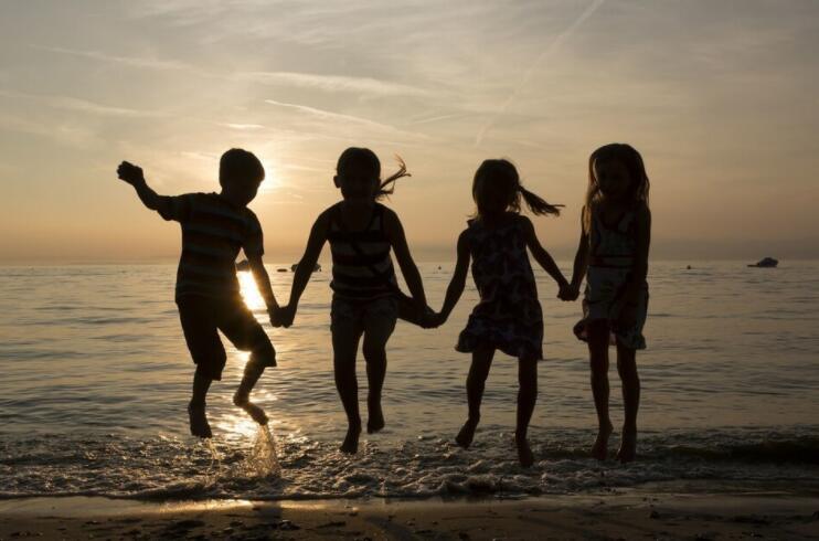 旅游电台片头文案