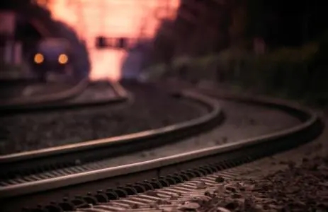 关于铁轨的文案