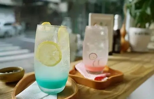 天气热多喝水文案