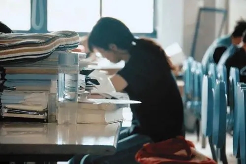 融入大学生活的文案