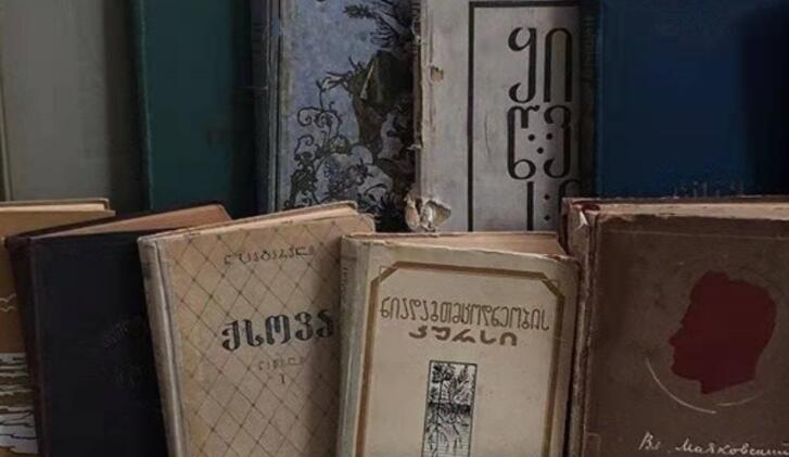 一个人发自拍的文案