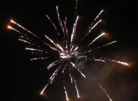 关于烟花的情侣浪漫文案