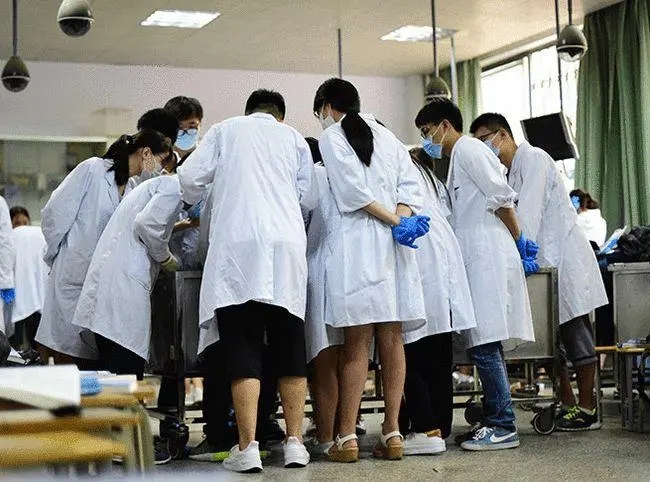 医学生上课文案