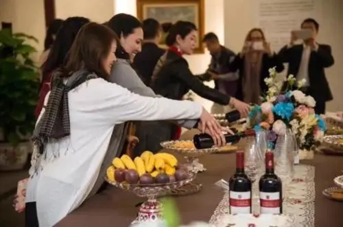 葡萄酒晚宴文案