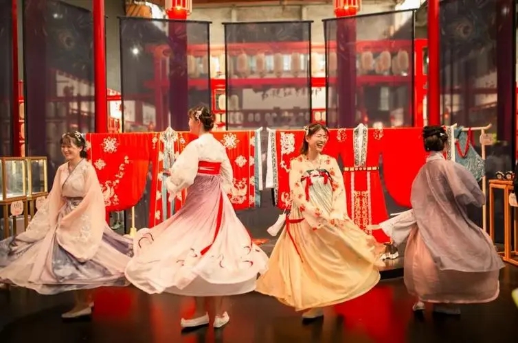 汉服活动宣传文案