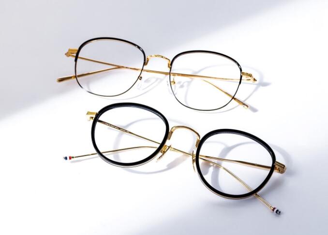 戴眼镜发的文案