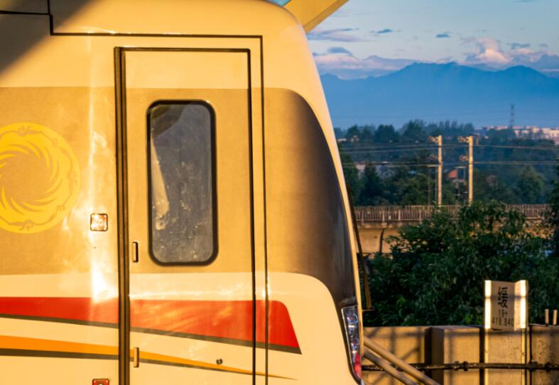 关于地铁的暖心文案