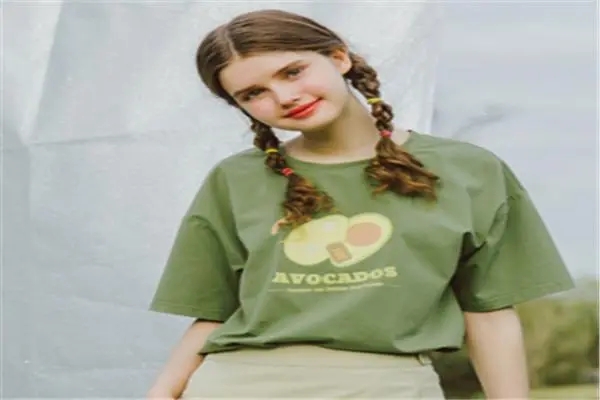 关于绿色衣服的文案句子