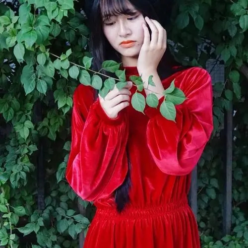 红色连衣裙的文案