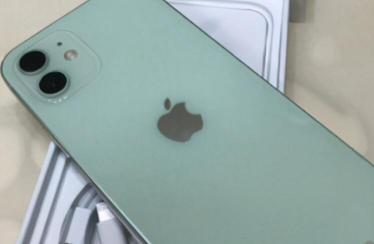 苹果手机12绿色文案