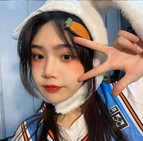 朋友圈自拍文案辣妹