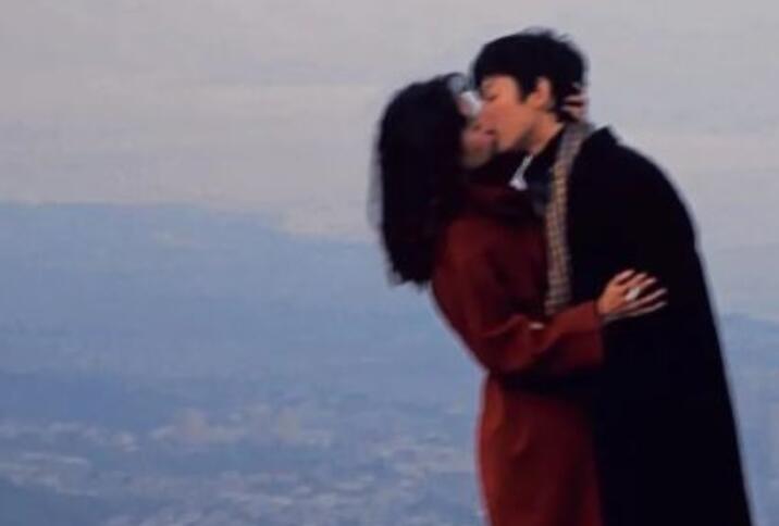 和女朋友官宣的文案