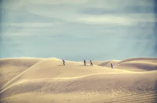 代入沙漠的文案