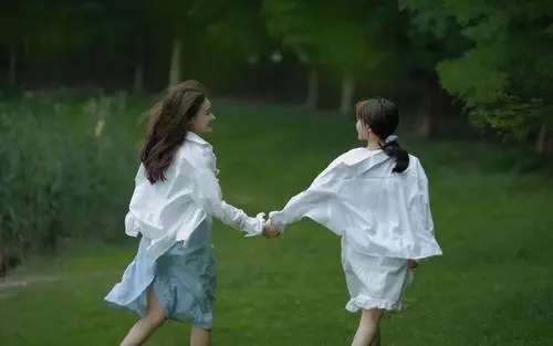 闺蜜照发朋友圈的文案