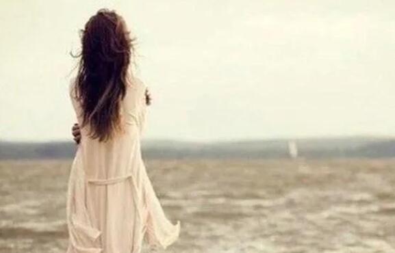 女人的崩溃就在一瞬间文案