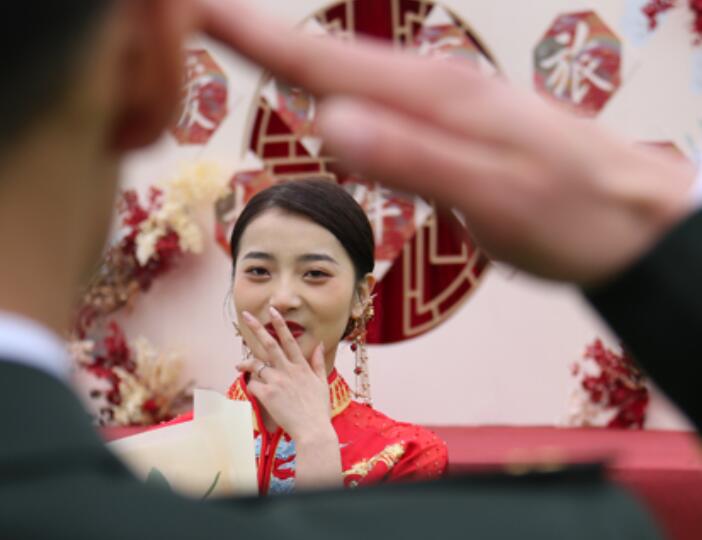 军人婚礼文案