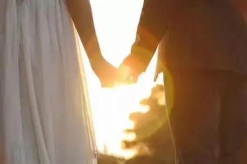 发女朋友结婚照文案