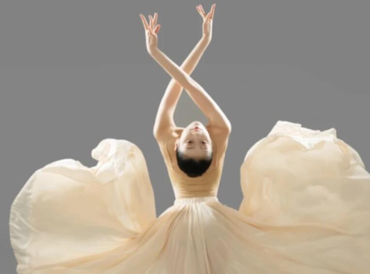 舞蹈生坚持的文案