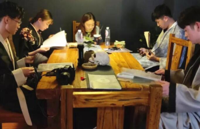 剧本杀广告文案