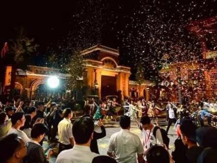 晚上出来溜达的文案