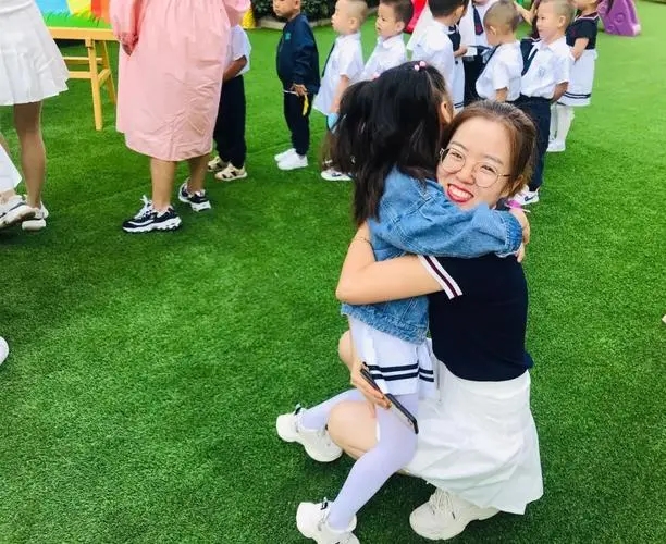 幼儿园老师爱孩子的文案
