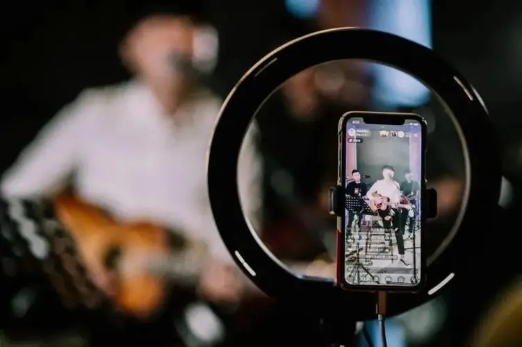 第一次直播朋友圈文案