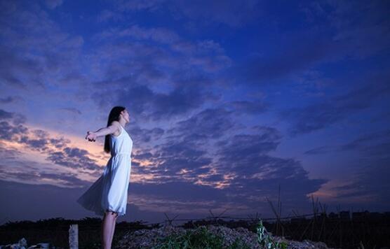 抖音伤感文案图片